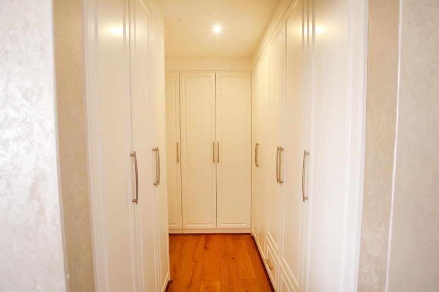 5 Bedroom Property for Sale in Mooikloof Heights Gauteng