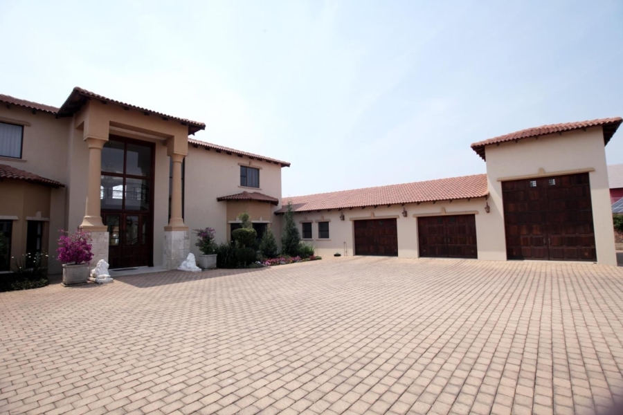 5 Bedroom Property for Sale in Mooikloof Heights Gauteng