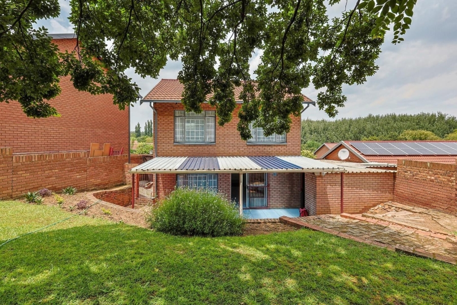 3 Bedroom Property for Sale in Garsfontein Gauteng