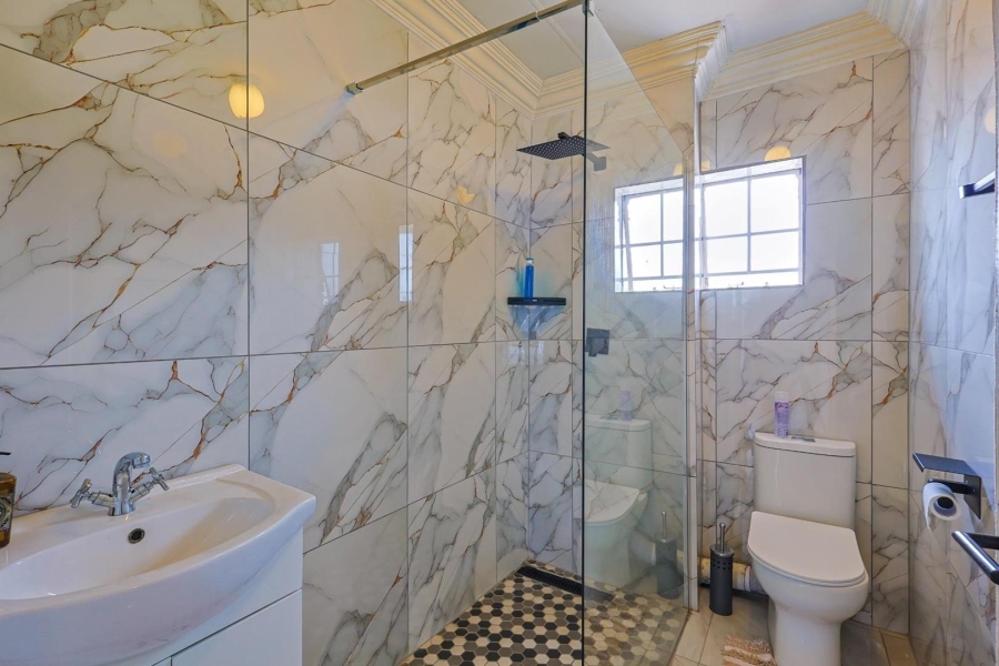 3 Bedroom Property for Sale in Garsfontein Gauteng