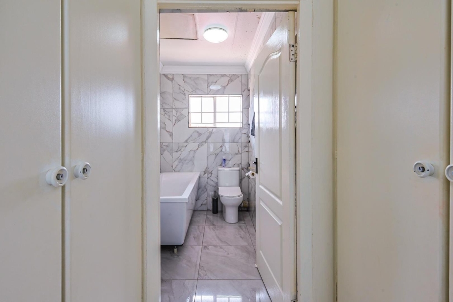 3 Bedroom Property for Sale in Garsfontein Gauteng