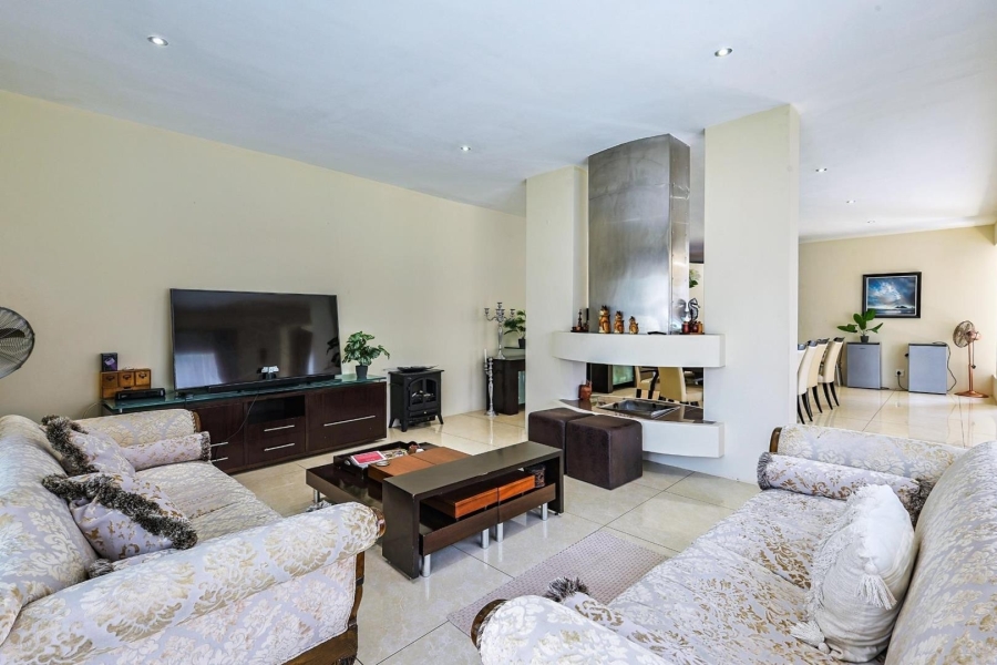 4 Bedroom Property for Sale in Silver Lakes Gauteng