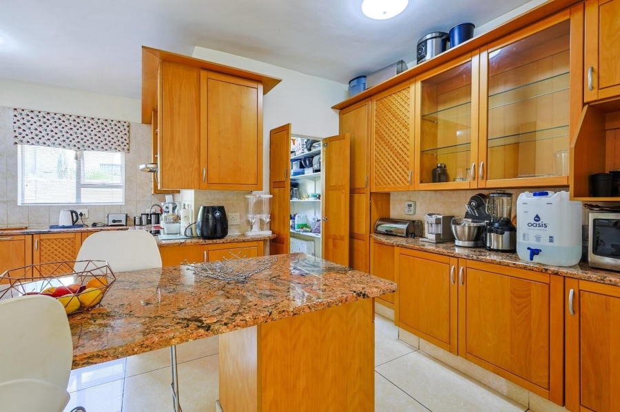 4 Bedroom Property for Sale in Silver Lakes Gauteng