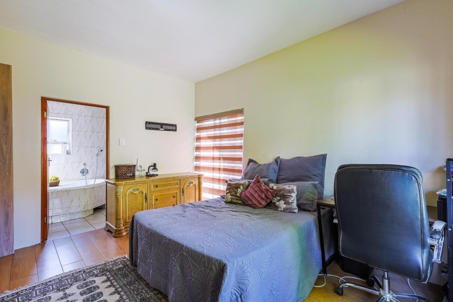 4 Bedroom Property for Sale in Silver Lakes Gauteng