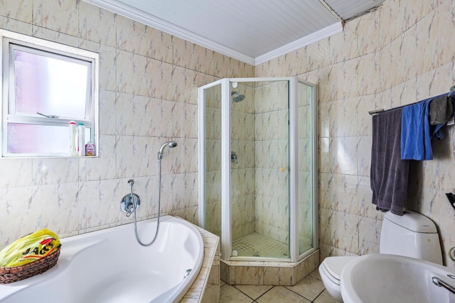 4 Bedroom Property for Sale in Silver Lakes Gauteng