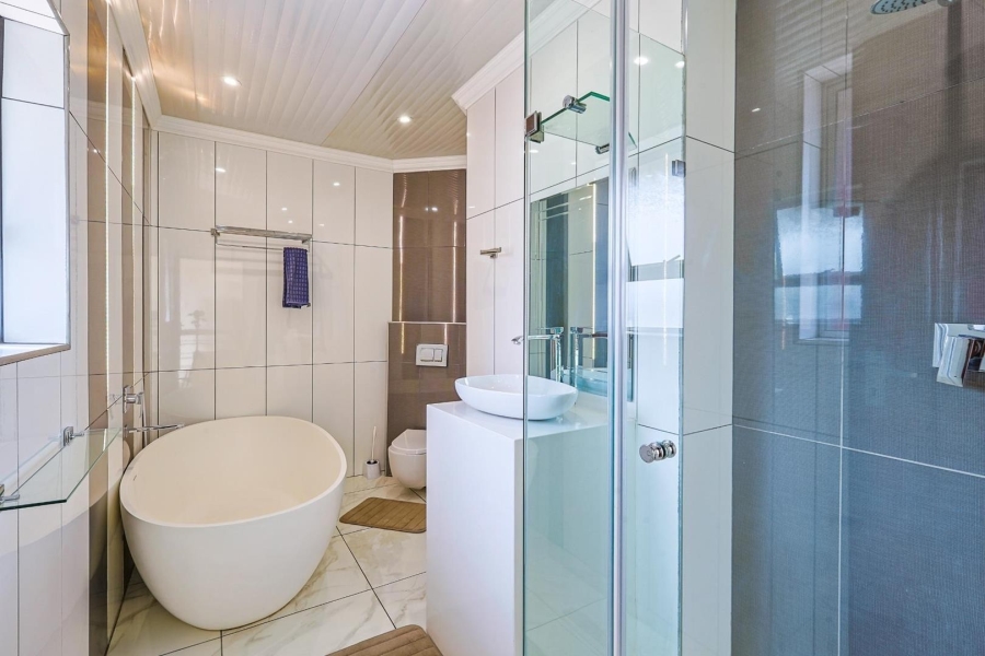 4 Bedroom Property for Sale in Silver Lakes Gauteng