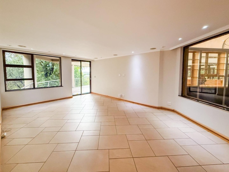 6 Bedroom Property for Sale in Woodhill Estate Gauteng