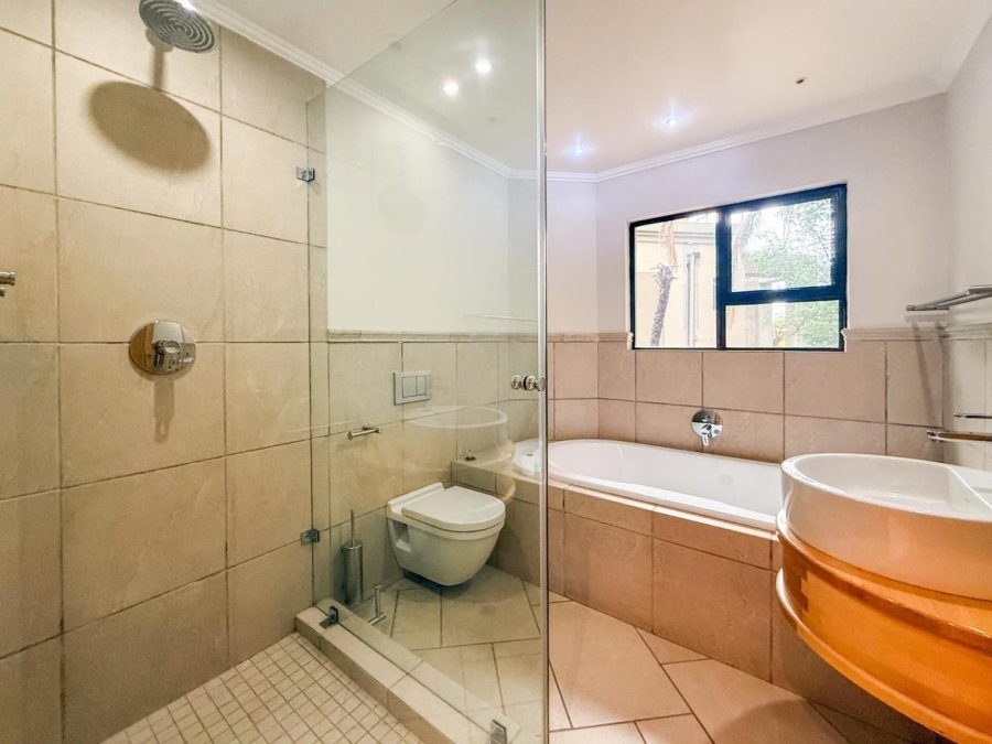 6 Bedroom Property for Sale in Woodhill Estate Gauteng