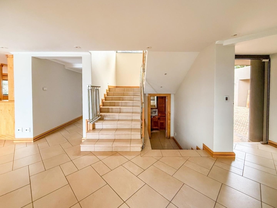 6 Bedroom Property for Sale in Woodhill Estate Gauteng