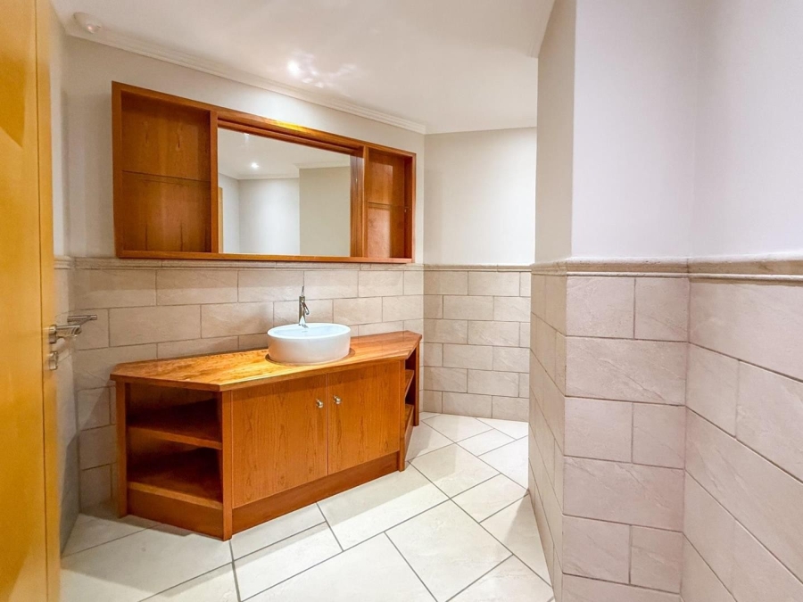 6 Bedroom Property for Sale in Woodhill Estate Gauteng