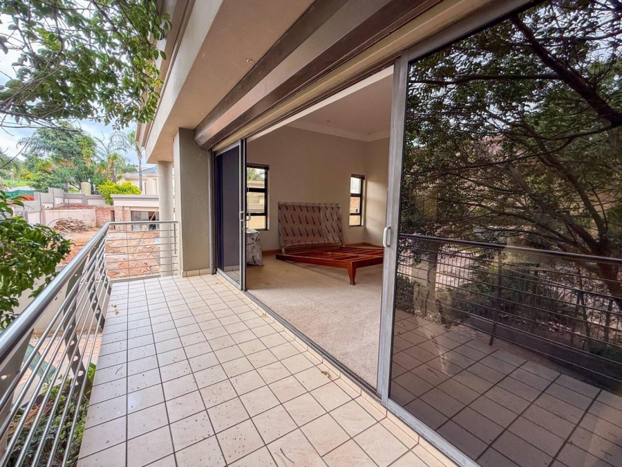 6 Bedroom Property for Sale in Woodhill Estate Gauteng