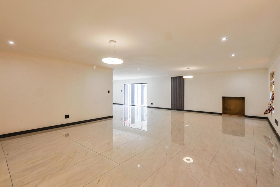 6 Bedroom Property for Sale in Meyerspark Gauteng