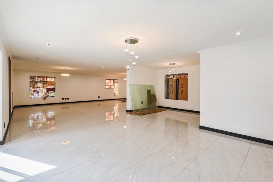 6 Bedroom Property for Sale in Meyerspark Gauteng