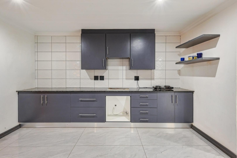 6 Bedroom Property for Sale in Meyerspark Gauteng