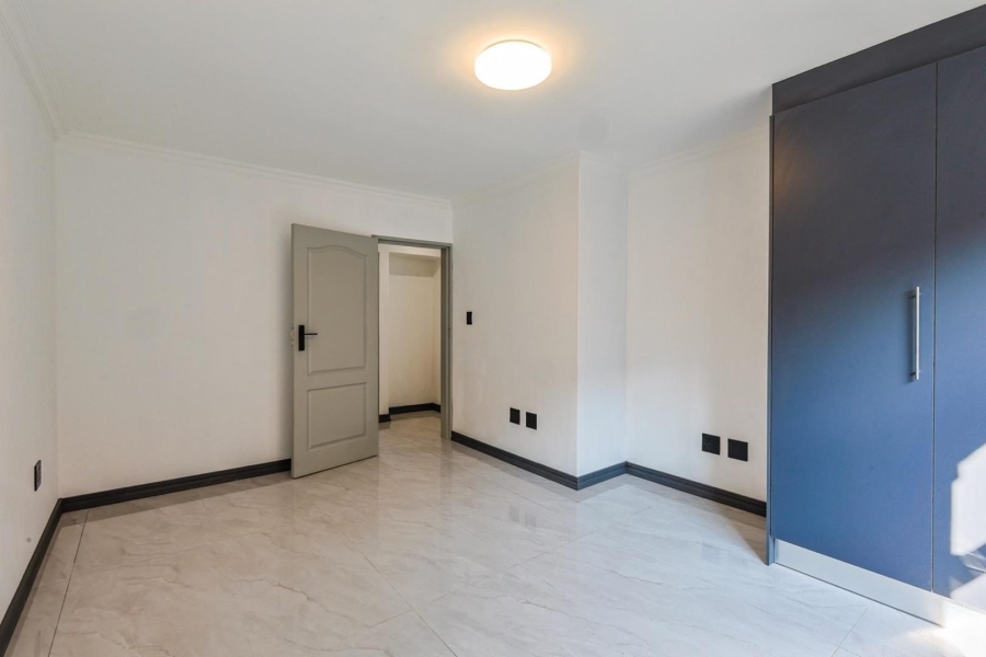 6 Bedroom Property for Sale in Meyerspark Gauteng