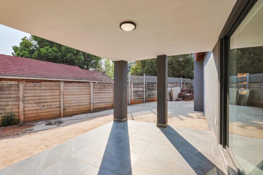 6 Bedroom Property for Sale in Meyerspark Gauteng