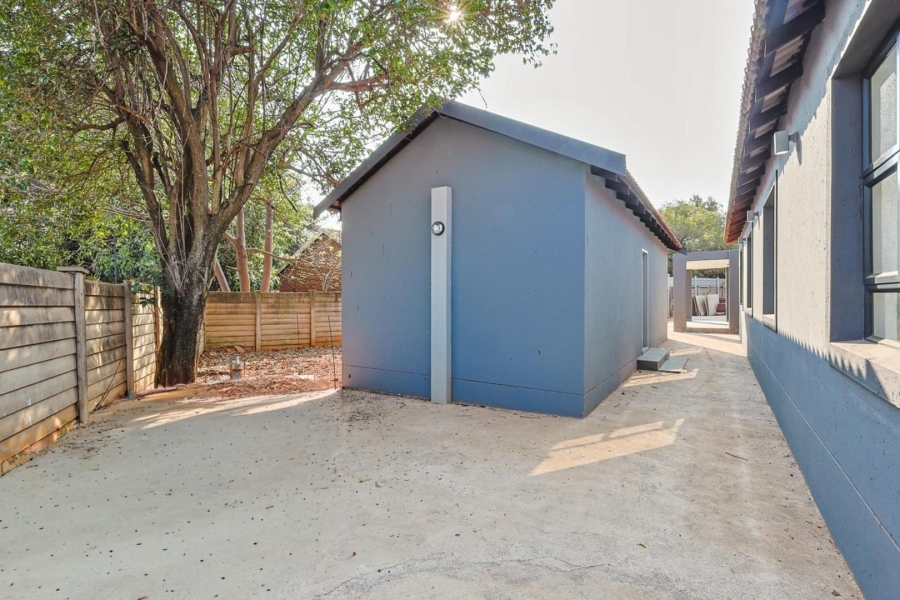 6 Bedroom Property for Sale in Meyerspark Gauteng