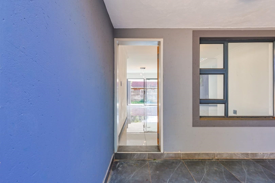 6 Bedroom Property for Sale in Meyerspark Gauteng