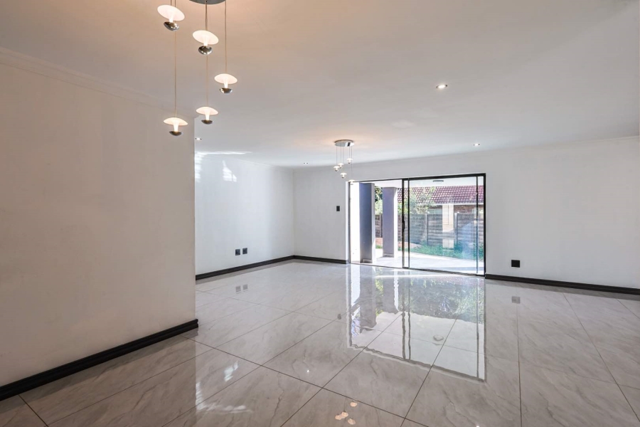 6 Bedroom Property for Sale in Meyerspark Gauteng