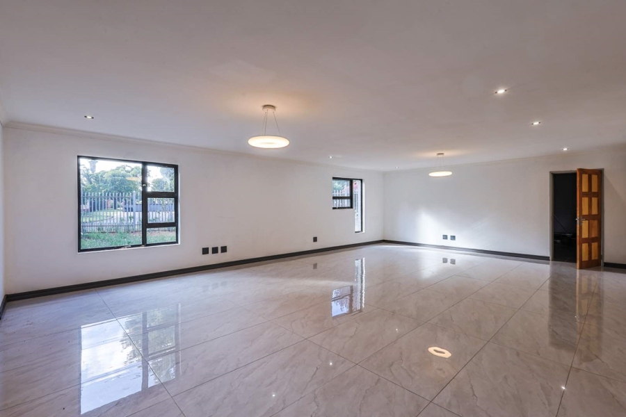 6 Bedroom Property for Sale in Meyerspark Gauteng