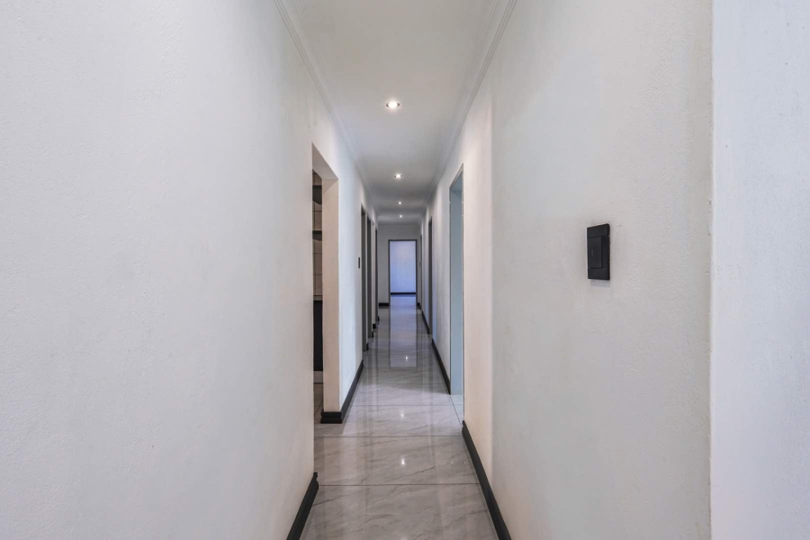 6 Bedroom Property for Sale in Meyerspark Gauteng