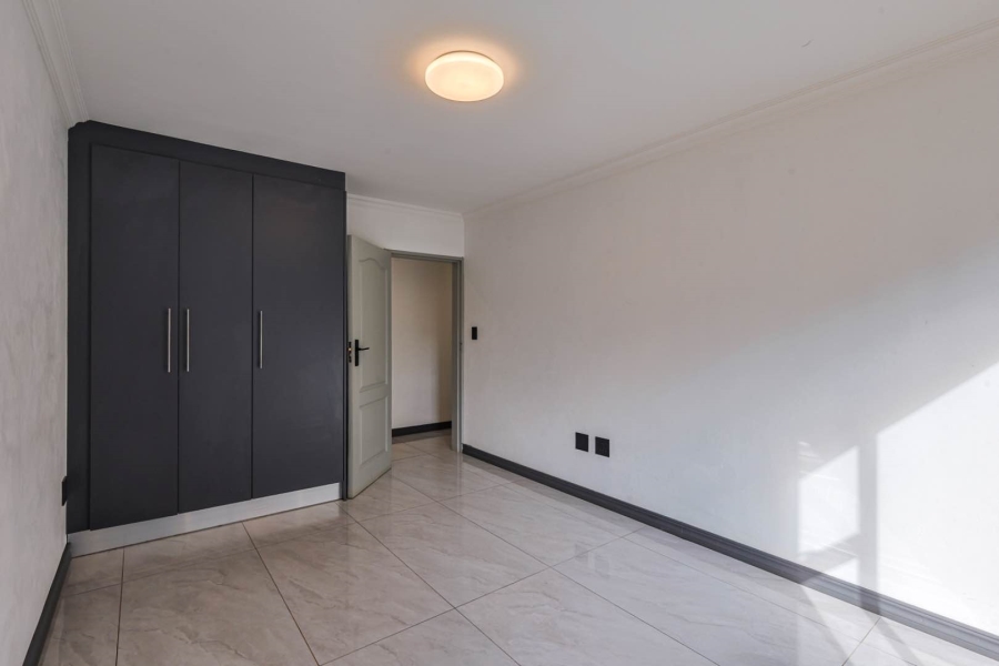6 Bedroom Property for Sale in Meyerspark Gauteng