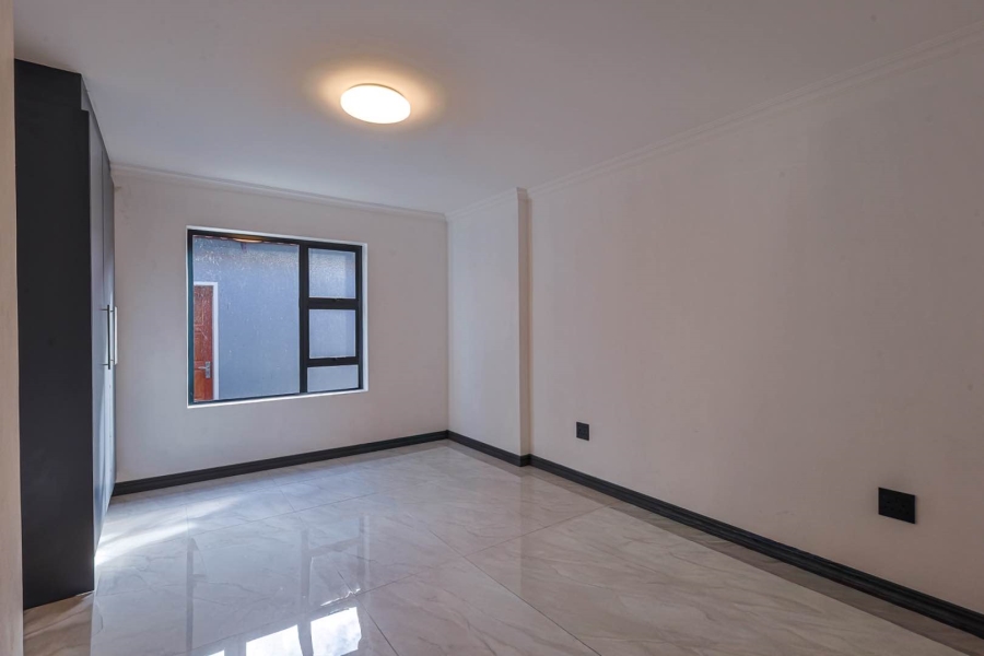 6 Bedroom Property for Sale in Meyerspark Gauteng
