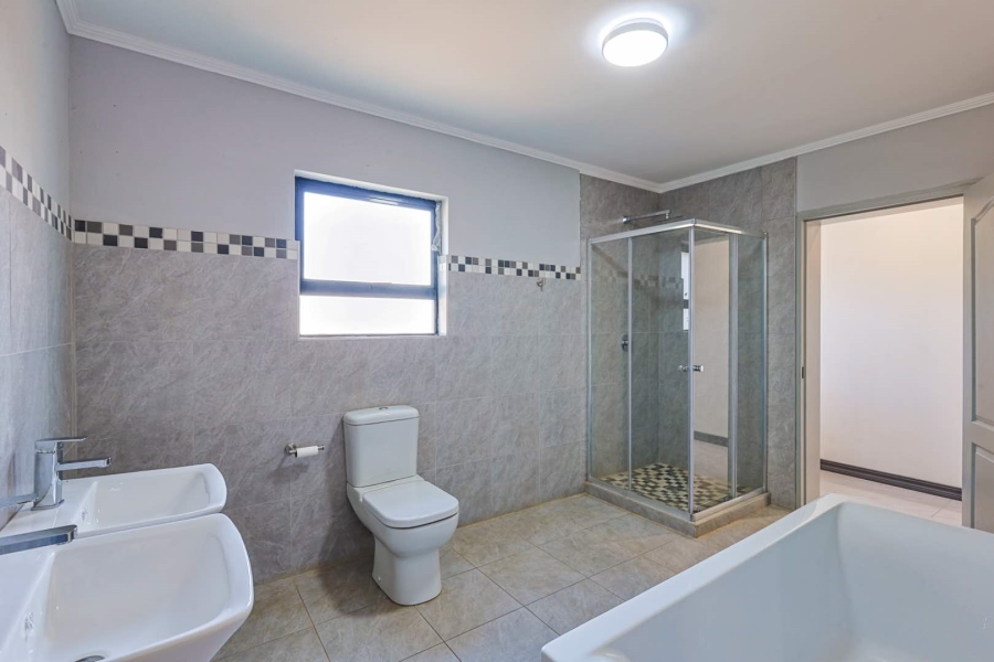 6 Bedroom Property for Sale in Meyerspark Gauteng