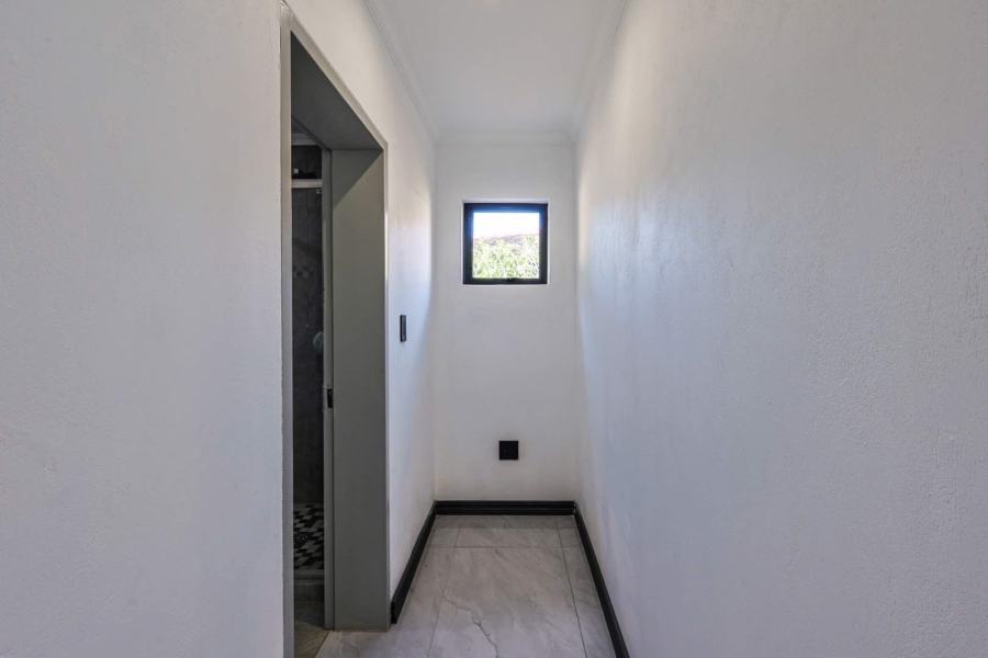 6 Bedroom Property for Sale in Meyerspark Gauteng