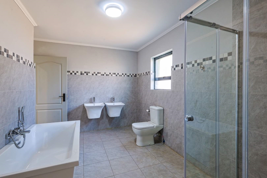 6 Bedroom Property for Sale in Meyerspark Gauteng