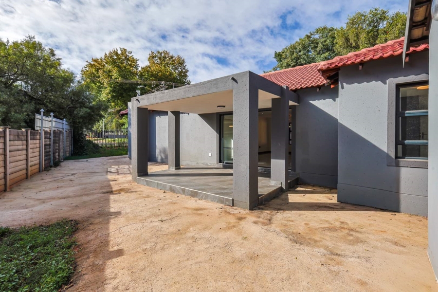 6 Bedroom Property for Sale in Meyerspark Gauteng