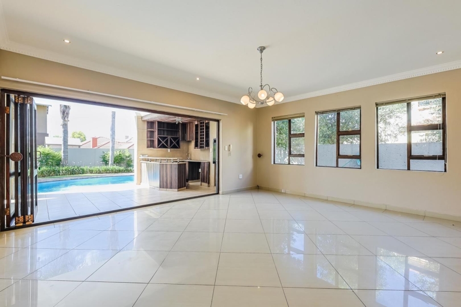 5 Bedroom Property for Sale in Willow Acres Gauteng