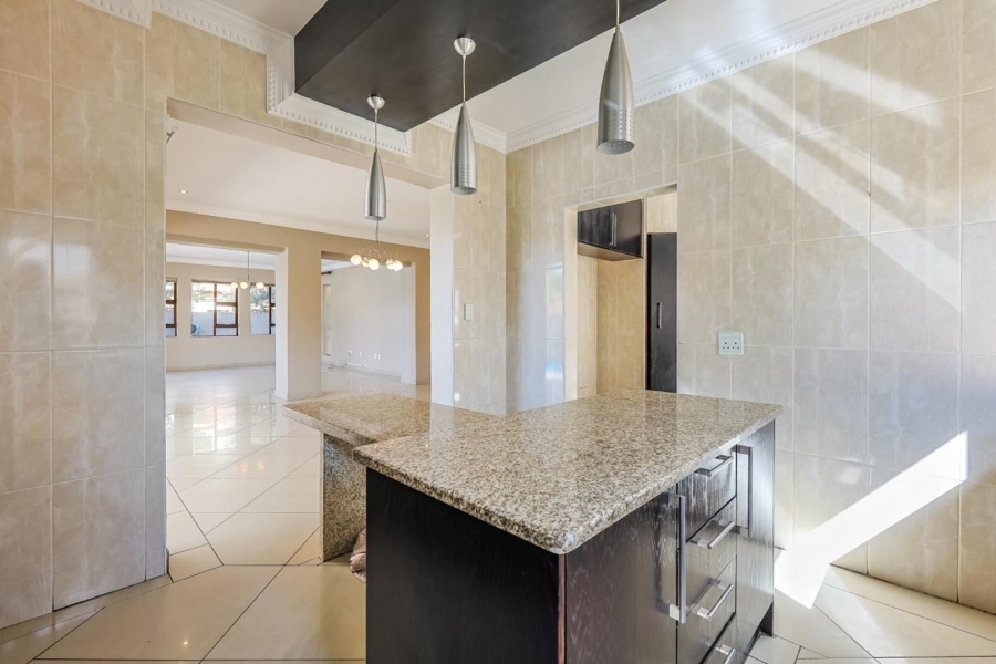 5 Bedroom Property for Sale in Willow Acres Gauteng