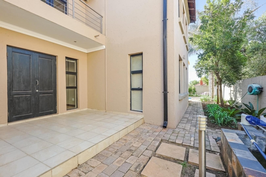 5 Bedroom Property for Sale in Willow Acres Gauteng