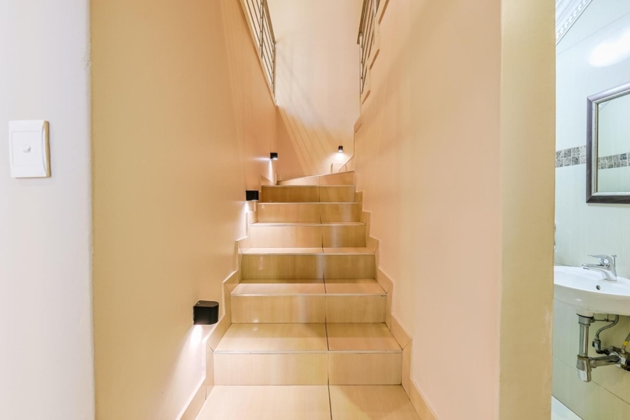 5 Bedroom Property for Sale in Willow Acres Gauteng