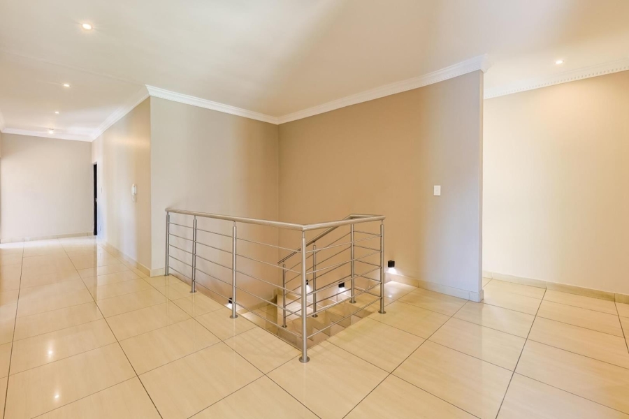 5 Bedroom Property for Sale in Willow Acres Gauteng