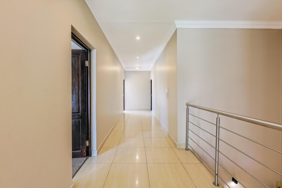 5 Bedroom Property for Sale in Willow Acres Gauteng