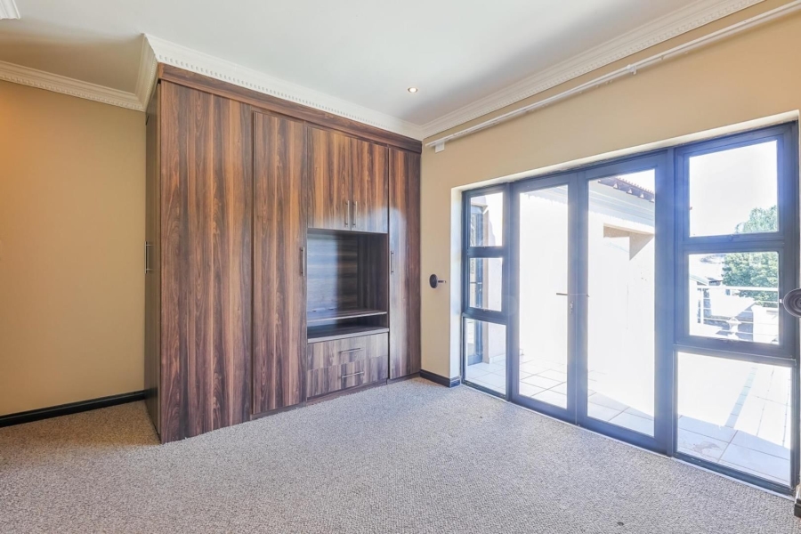 5 Bedroom Property for Sale in Willow Acres Gauteng