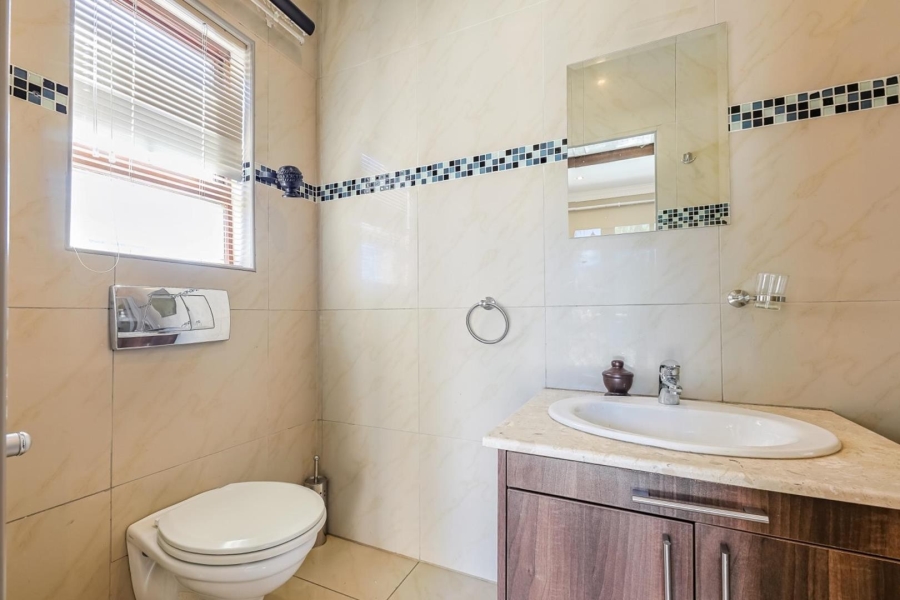 5 Bedroom Property for Sale in Willow Acres Gauteng