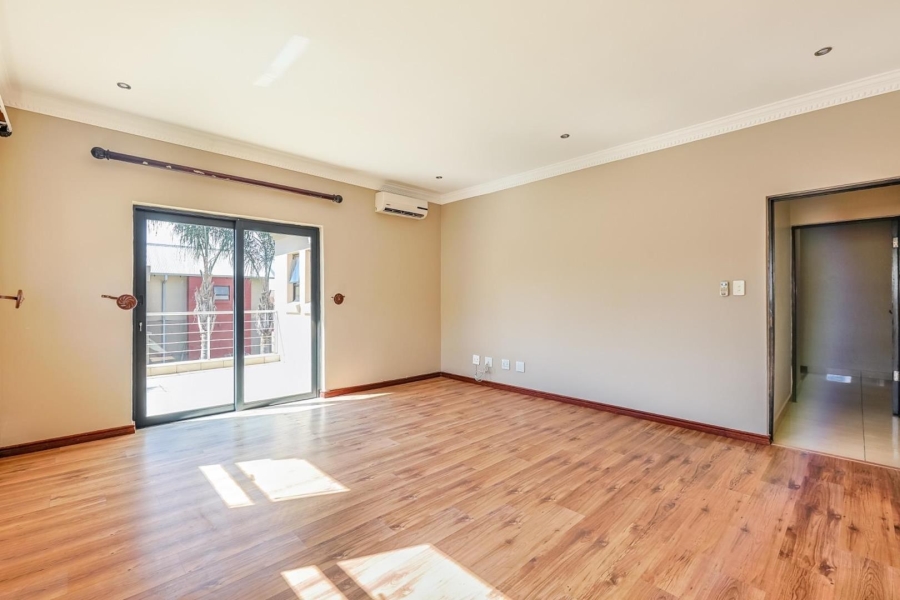 5 Bedroom Property for Sale in Willow Acres Gauteng