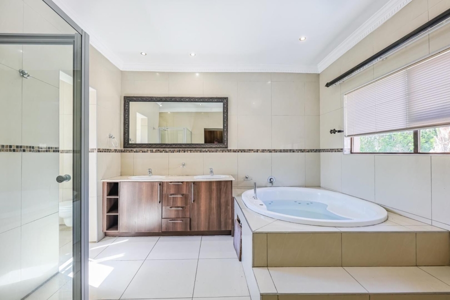 5 Bedroom Property for Sale in Willow Acres Gauteng