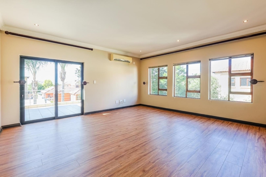 5 Bedroom Property for Sale in Willow Acres Gauteng