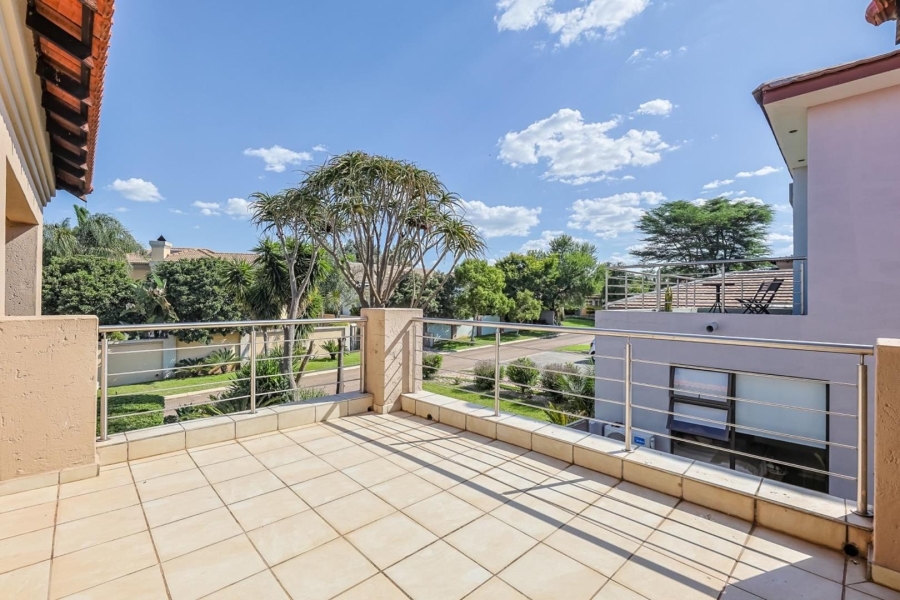 5 Bedroom Property for Sale in Willow Acres Gauteng