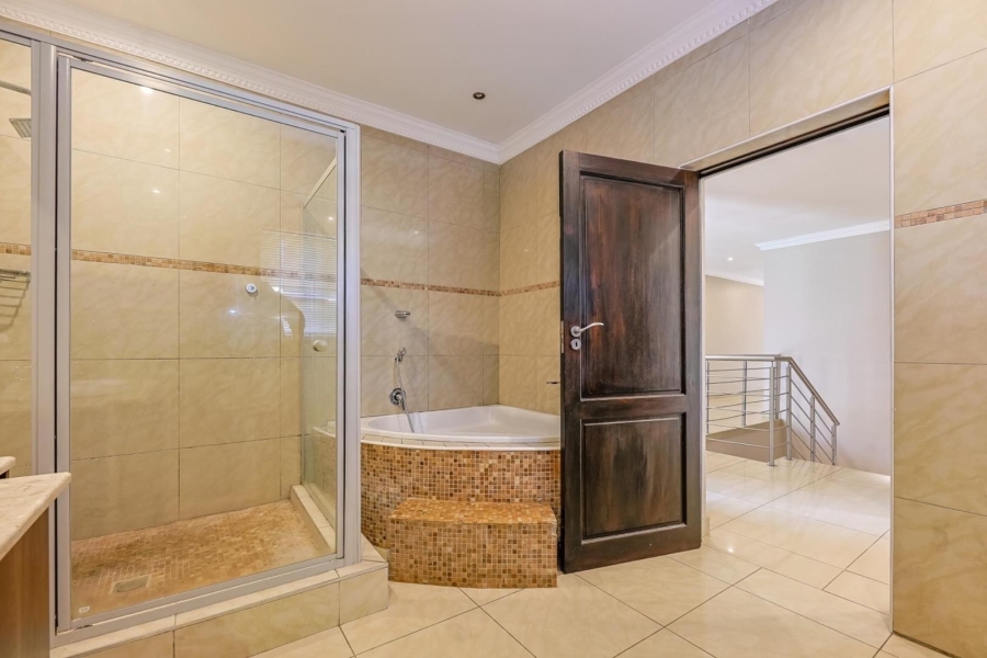 5 Bedroom Property for Sale in Willow Acres Gauteng