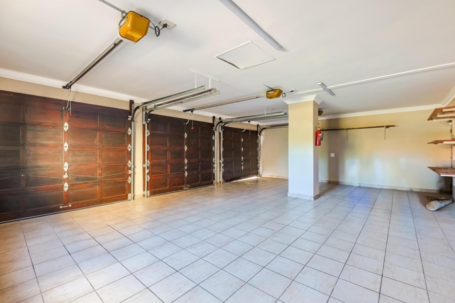 5 Bedroom Property for Sale in Willow Acres Gauteng