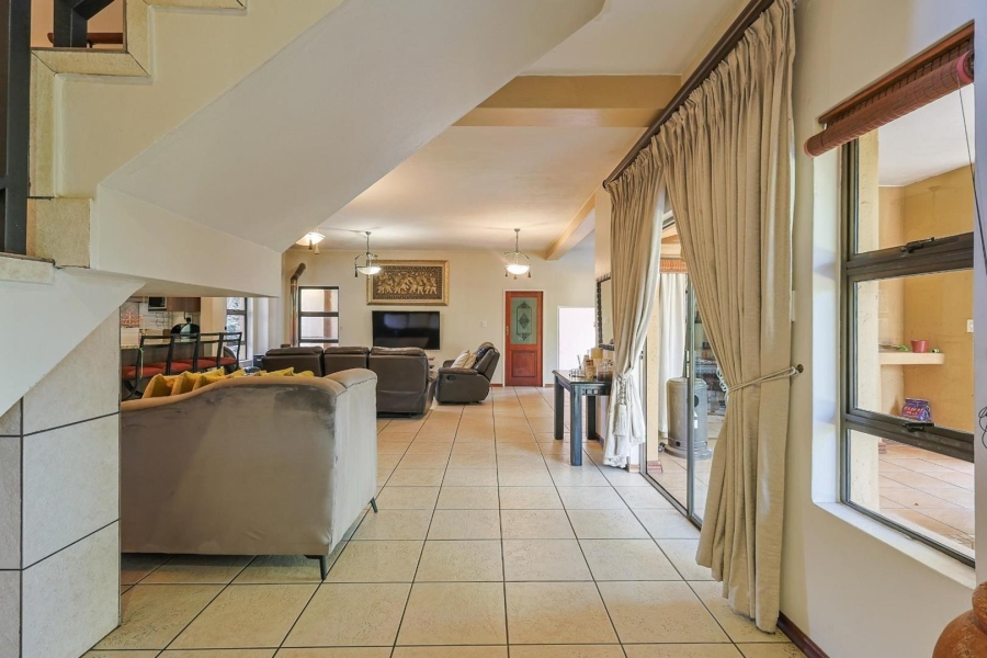 4 Bedroom Property for Sale in Woodhill Estate Gauteng