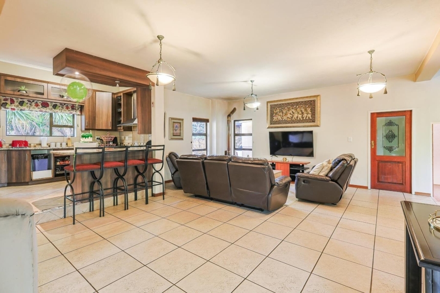 4 Bedroom Property for Sale in Woodhill Estate Gauteng