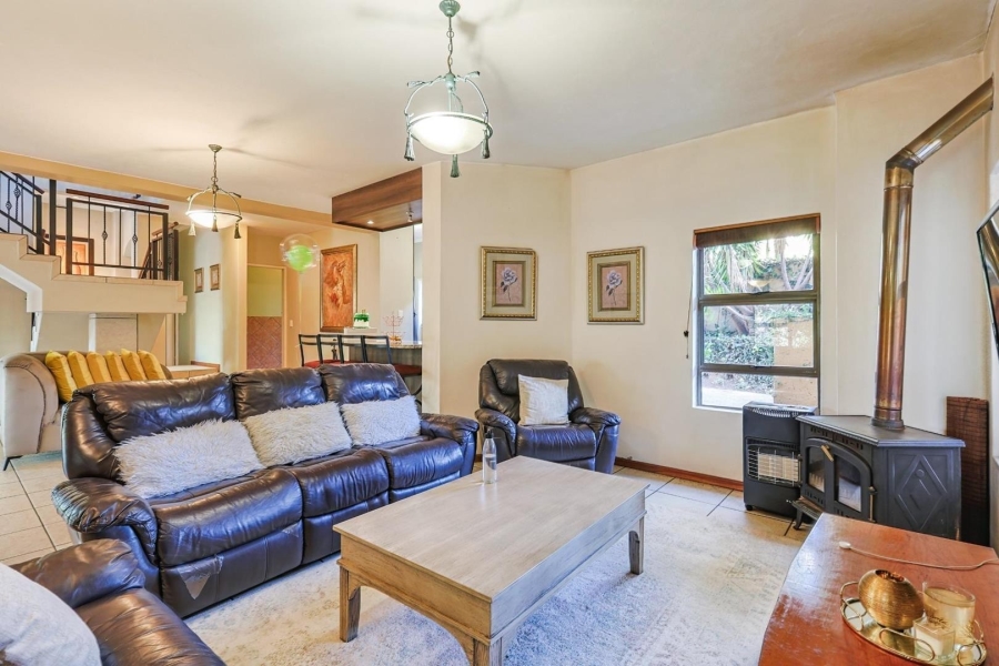 4 Bedroom Property for Sale in Woodhill Estate Gauteng