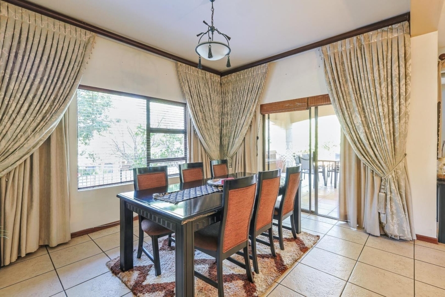 4 Bedroom Property for Sale in Woodhill Estate Gauteng