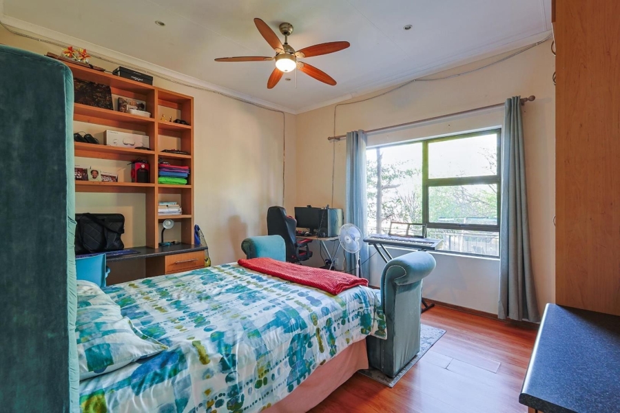 4 Bedroom Property for Sale in Woodhill Estate Gauteng